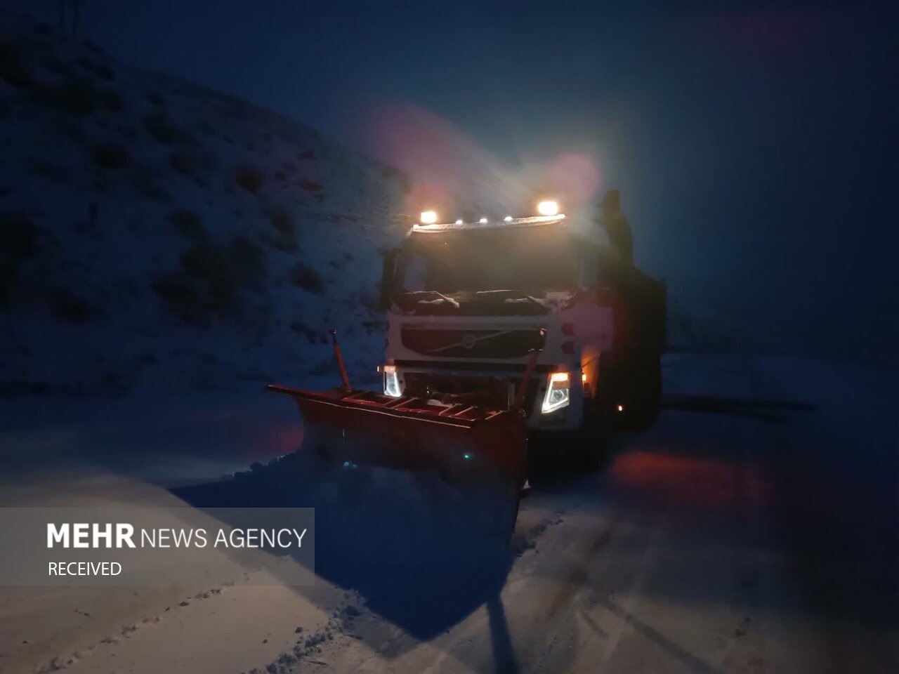 محور ارتباطی تکاب – شاهین‌دژ به دلیل کولاک مسدود شد