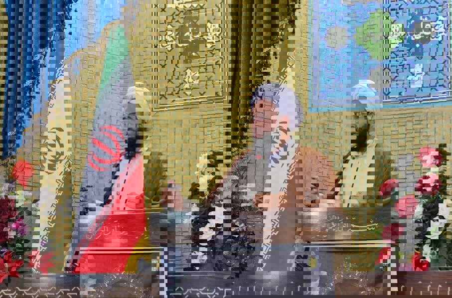 راثی: علی(ع) حقیقتی است که علم، شجاعت و عدالت در او به اوج رسید