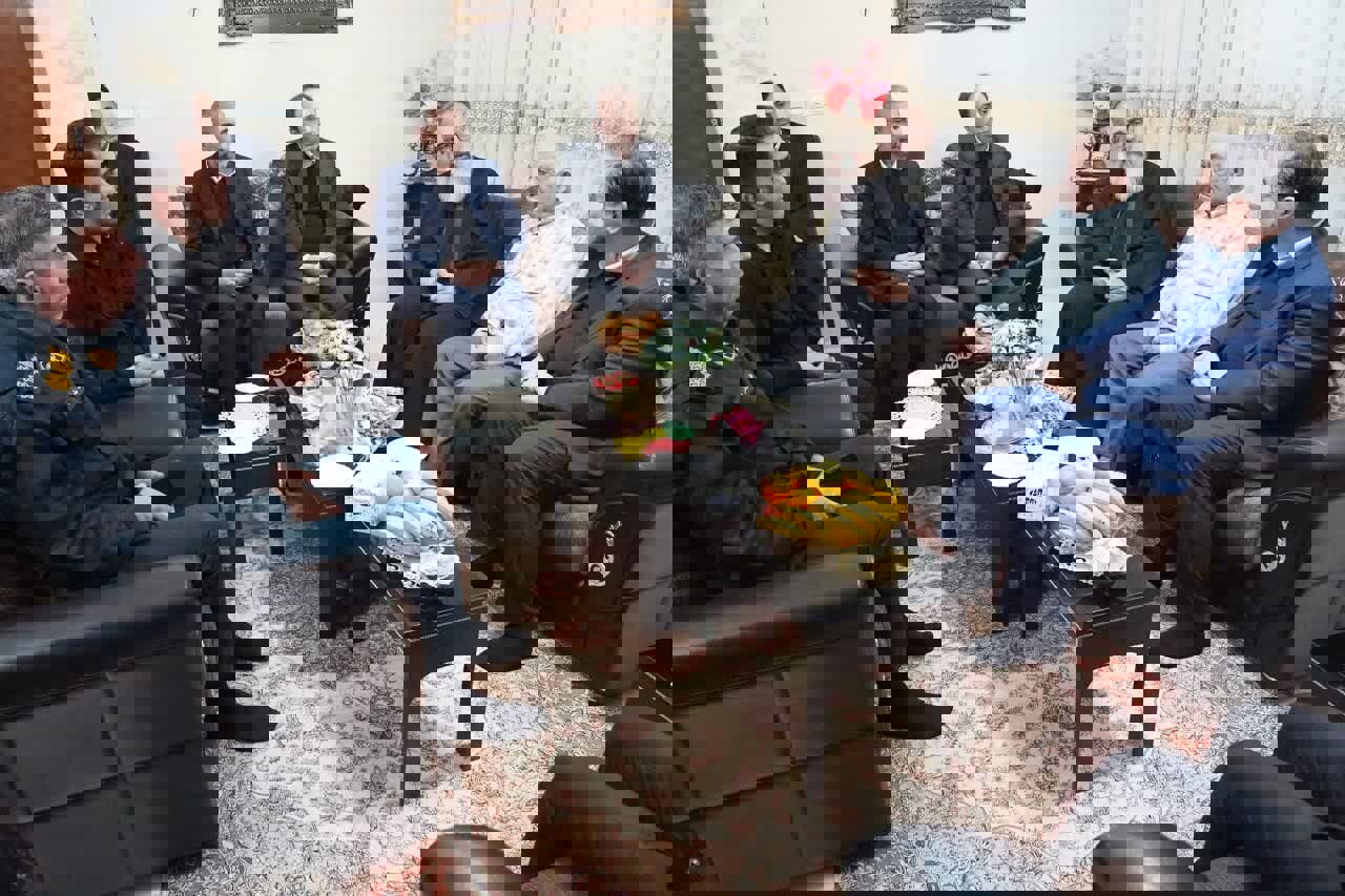 رحمانی: شهدا، فارغ ازدین و قومیت، مایه عزت و اقتدار ایران اسلامی هستند