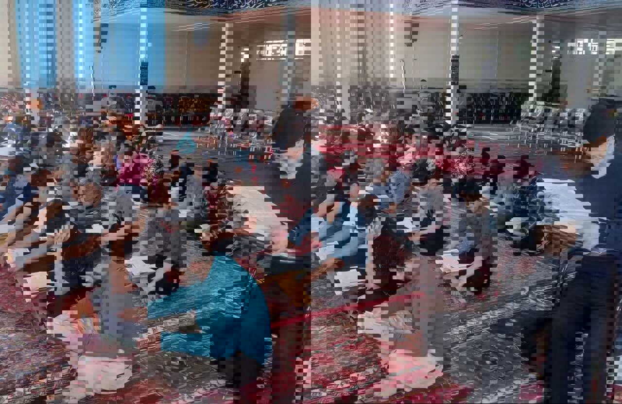 غربالگری سلامت و محفل قرآنی معتکفین در چاراویماق