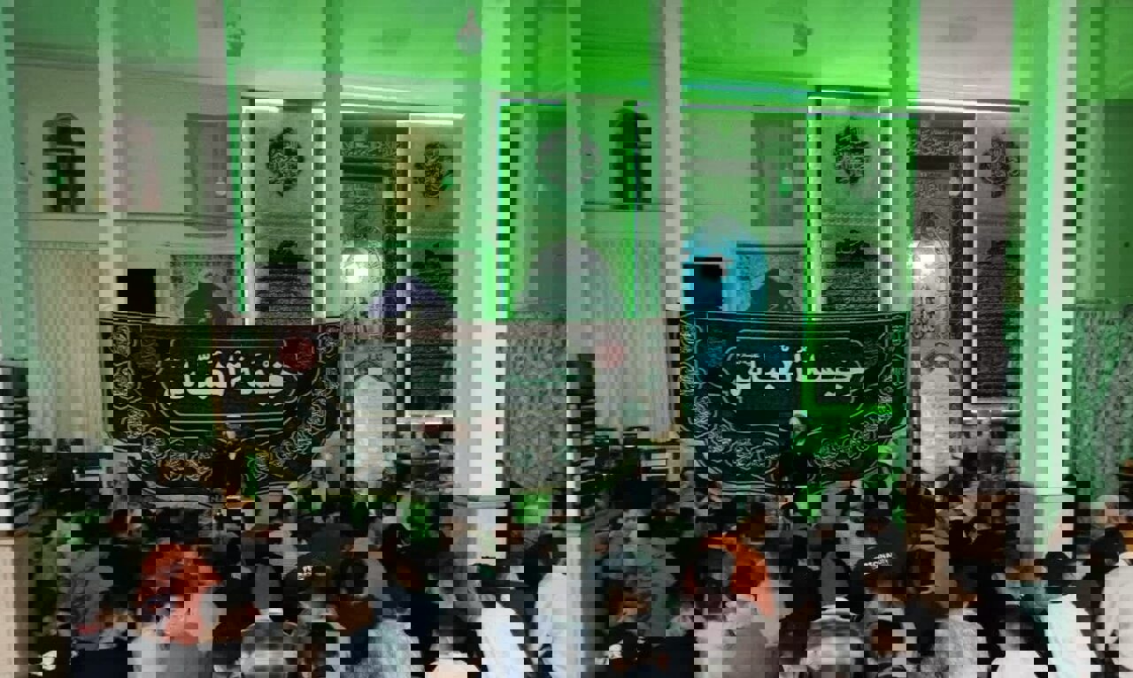 عزاداری معتکفین در سالروز شهادت حضرت زینب(س) در باروق