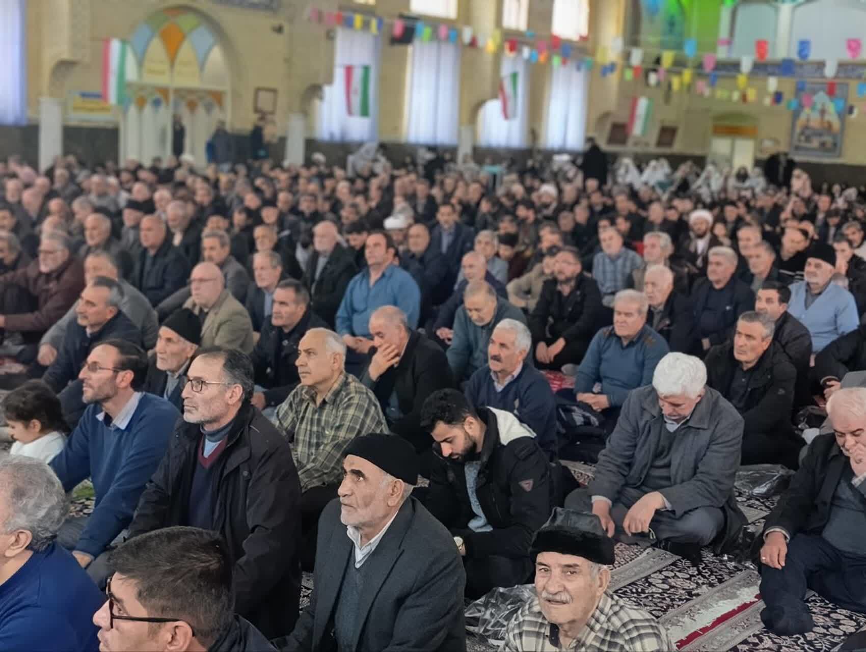 حمایت از سپاه پاسداران انقلاب اسلامی در نمازجمعه شهر‌های آذربایجان غربی