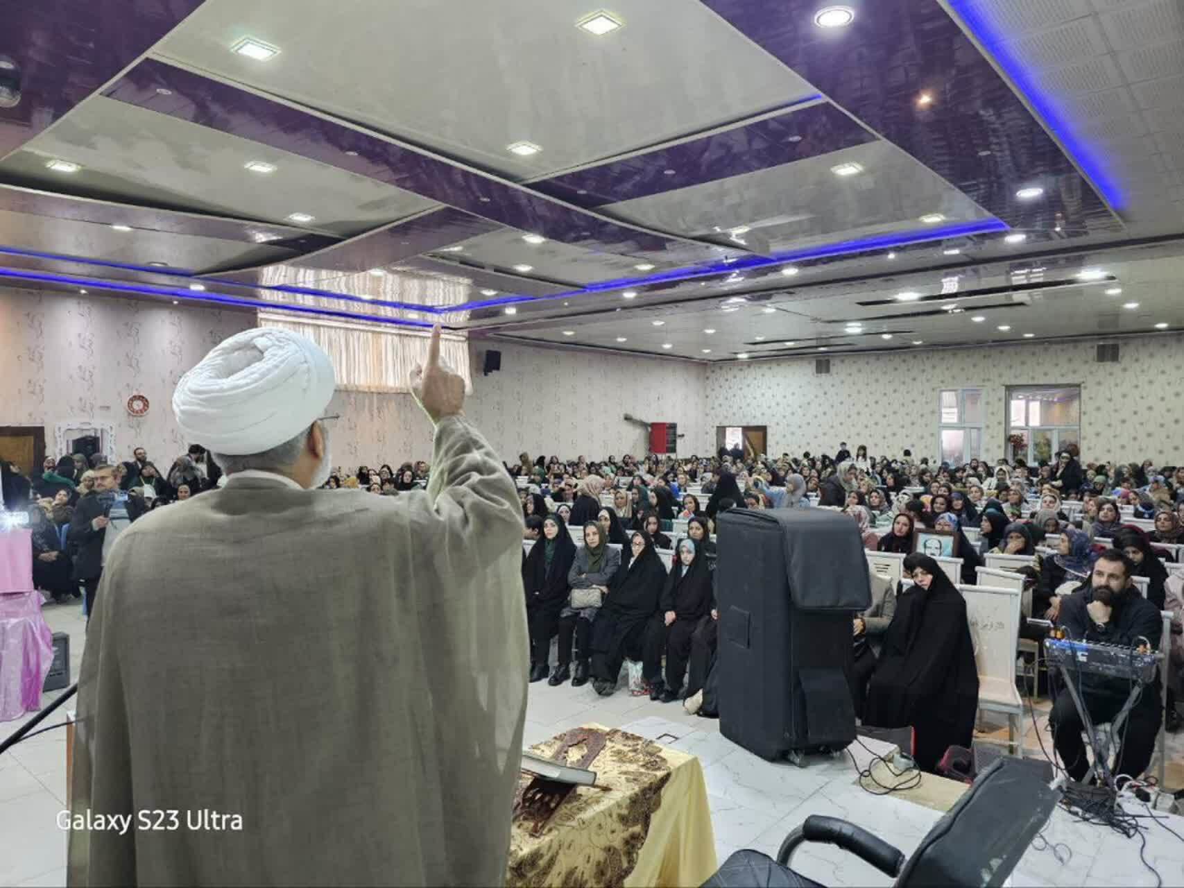 نقش بانوان در تحقق جامعه مهدوی، نقشی تمدن‌ساز است