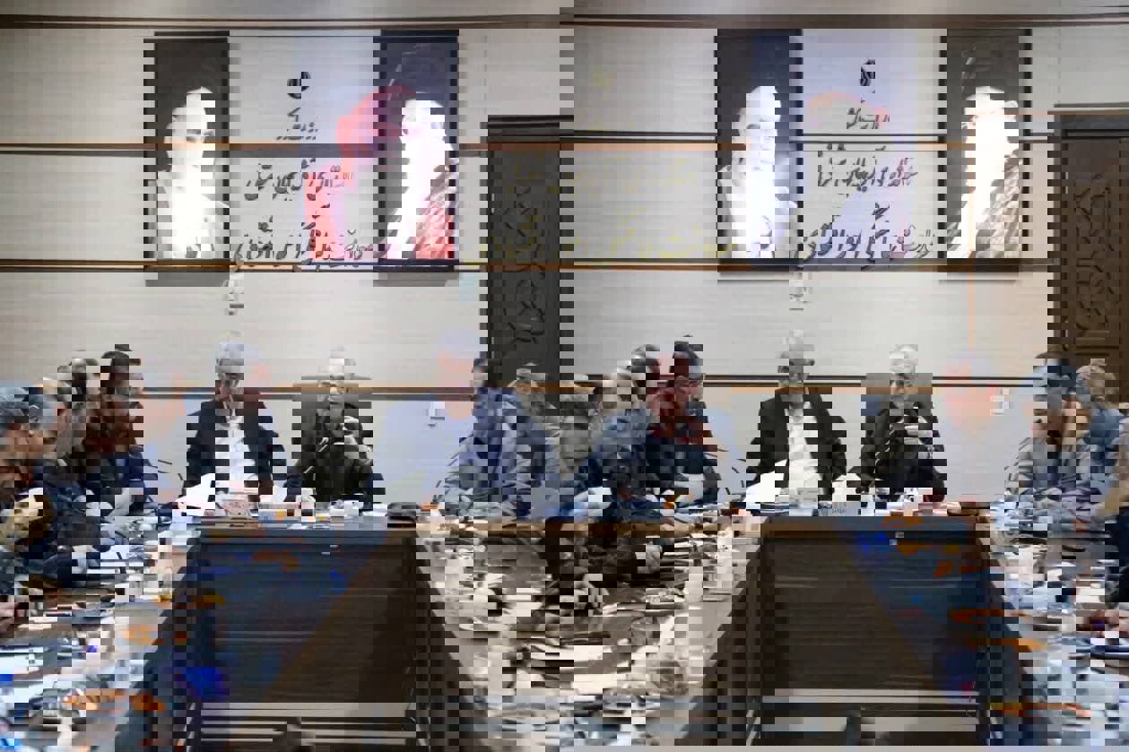 بررسی مشکلات ۲۵ واحد تولیدی آذربایجان شرقی در ستاد تسهیل