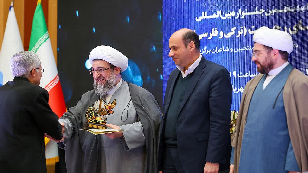 هیچ شعری توان ترسیم حقیقت امیرالمومنین (ع) را ندارد