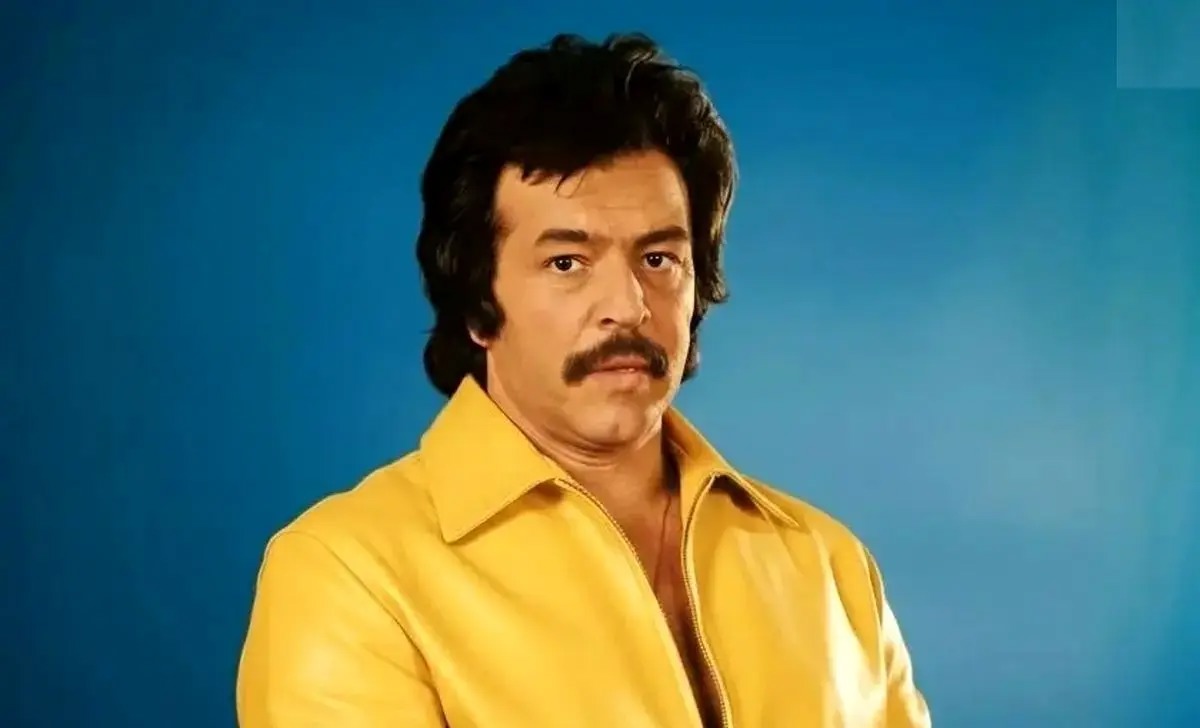 سفر در زمان؛ «ایرج قادری» در کنار همسرش دومش «هما قادری»؛ دهه ۷۰/ عکس