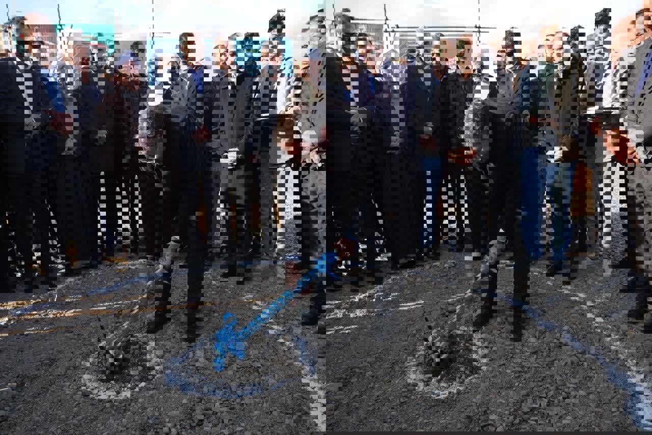 عملیات اجرایی کشتارگاه صنعتی طیور شاهین‌دژ آغاز شد