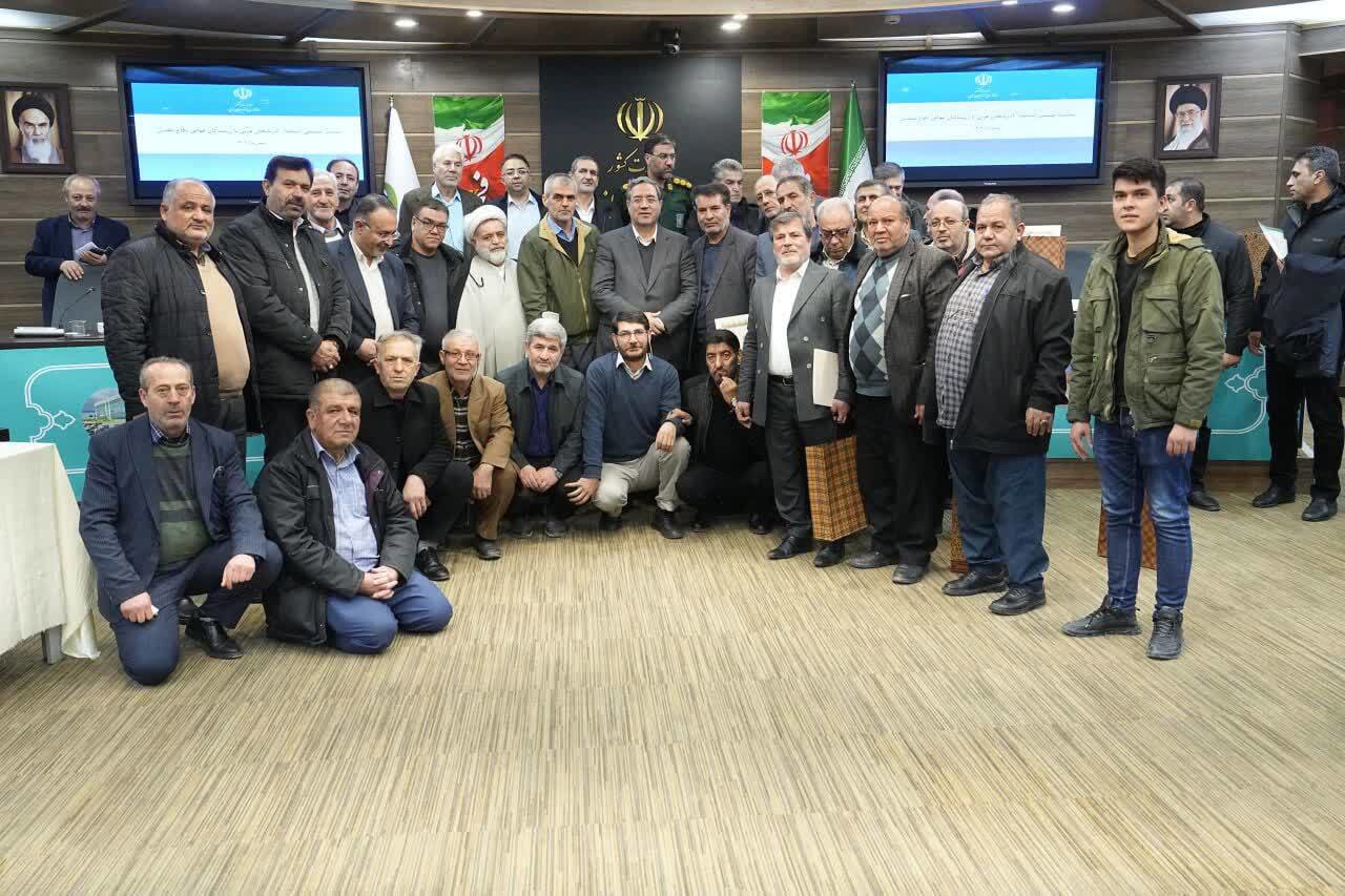 نشست صمیمی استاندار آذربایجان‌غربی با رزمندگان غواص دفاع مقدس