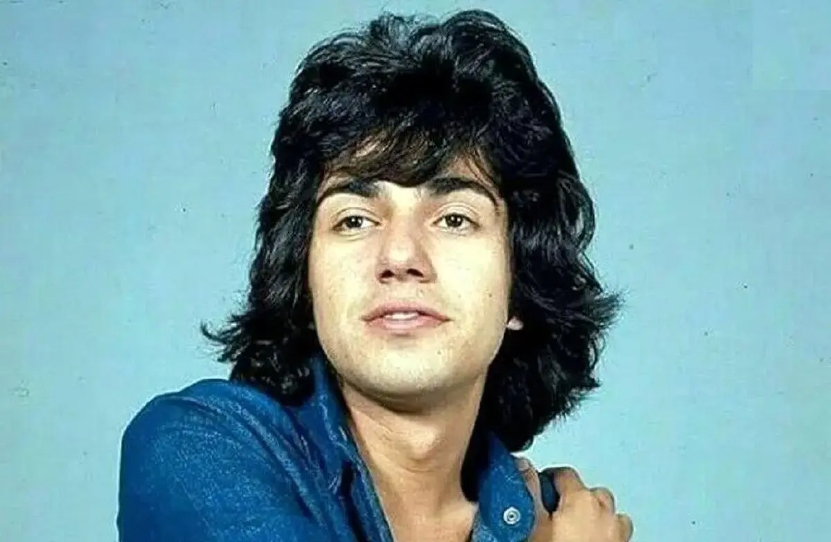 سفر در زمان؛ «فرزان دلجو» بازیگر قبل انقلاب در جشن تولد ۶۷ سالگی اش؛ سال ۹۹/ عکس