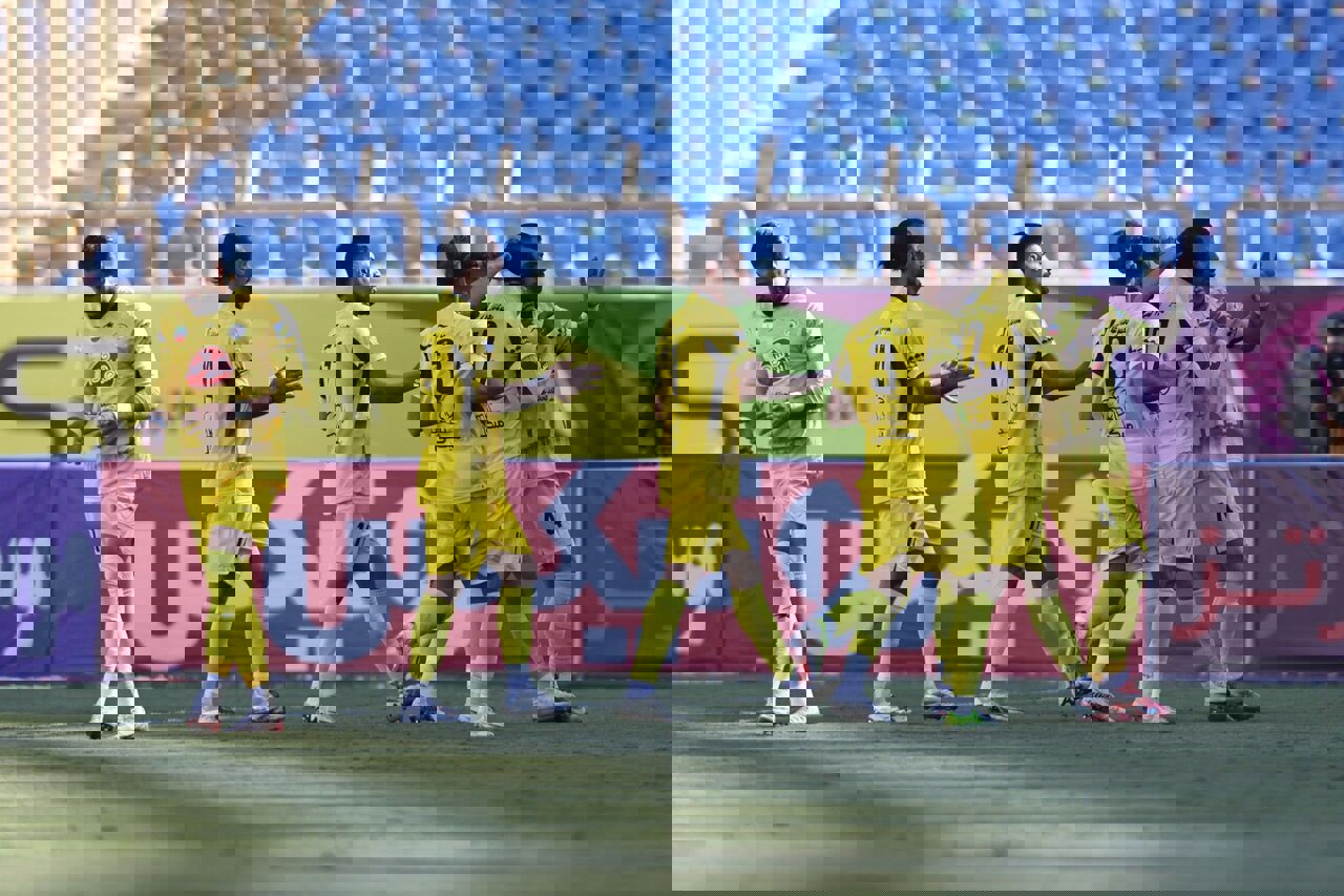 پیروزی بزرگ فجر سپاسی مقابل تراکتور/ صعود موقت شاگردان قربانی در جدول