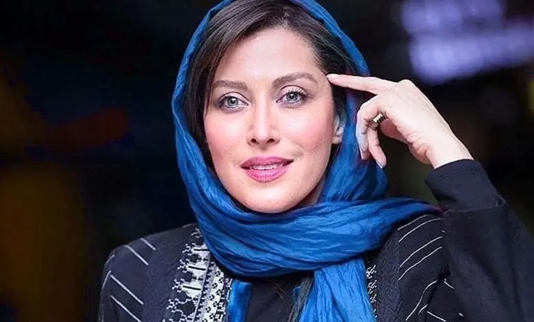 تصویری از مهتاب کرامتی در پشت صحنه سریال میدان سرخ