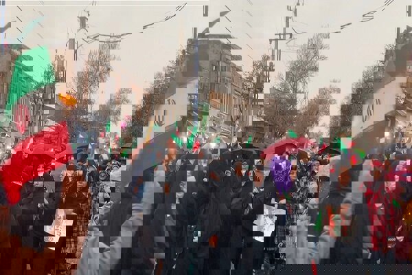 آغاز راهپیمایی ۲۲بهمن در ارومیه؛ مردم و مسئولان در یک صف واحد