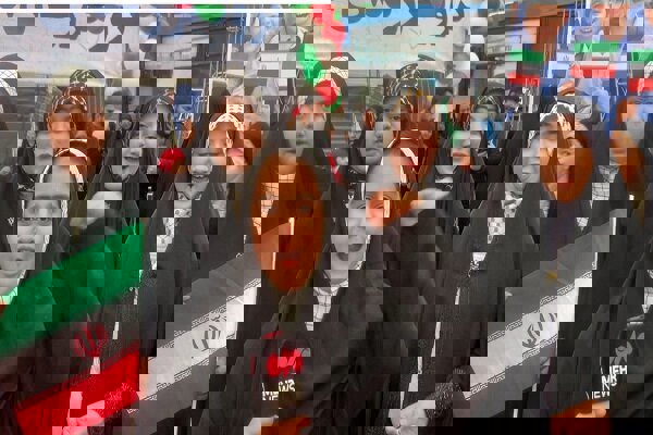 مردم ارومیه: پشت رهبر و انقلابمان تا آخر ایستاده ایم