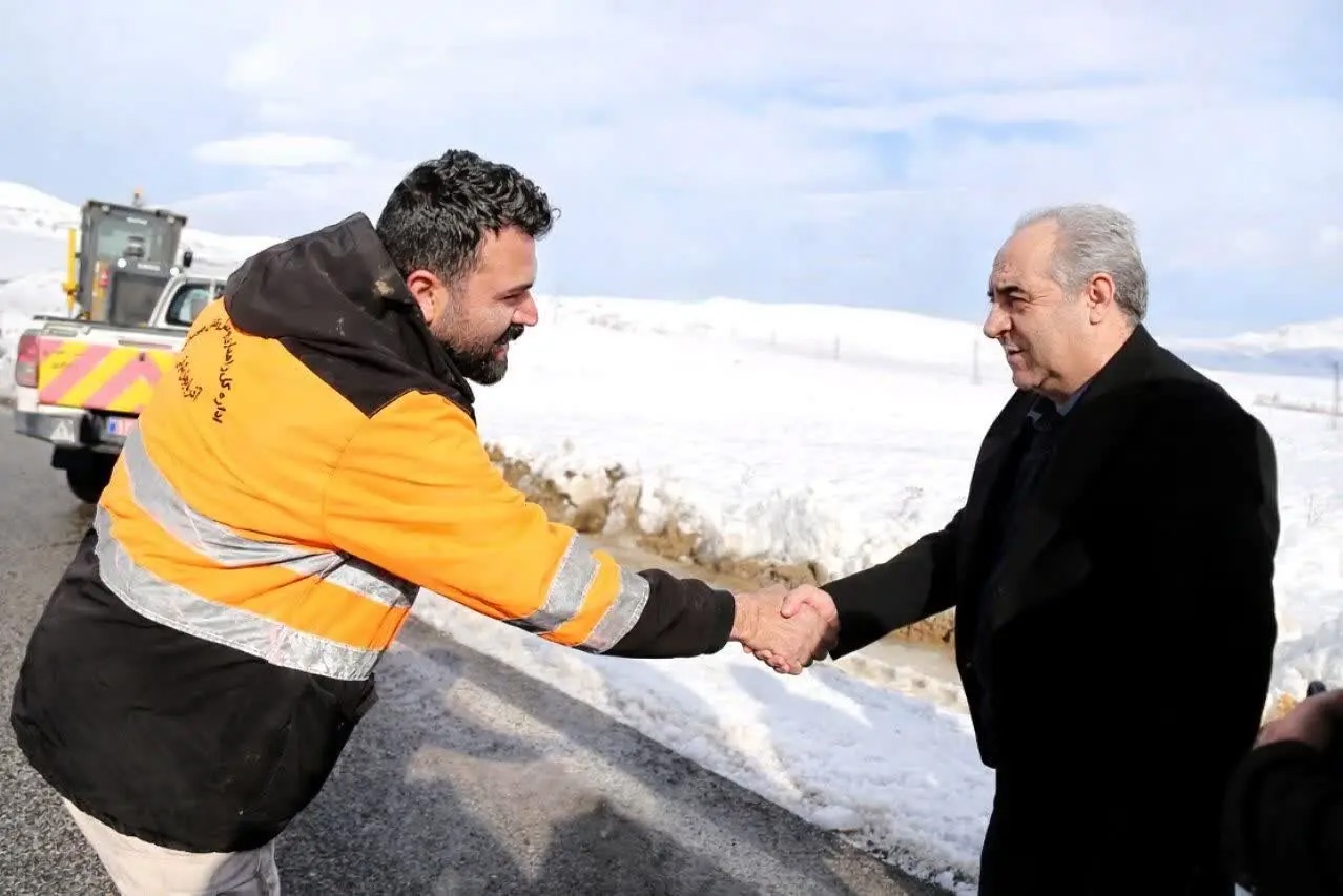 🎬خداقوت استاندار آذربایجان شرقی به اکیپ راهداری شهرستان کلیبر