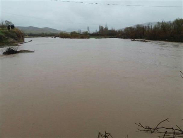 رودخانه فصلی قورو چای در شهرستان باروق پر آب شد