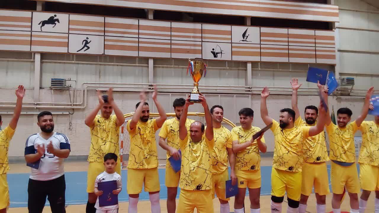 قهرمانی تیم فوتسال سپاه بوکان در رقابت‌های جام دهه فجر