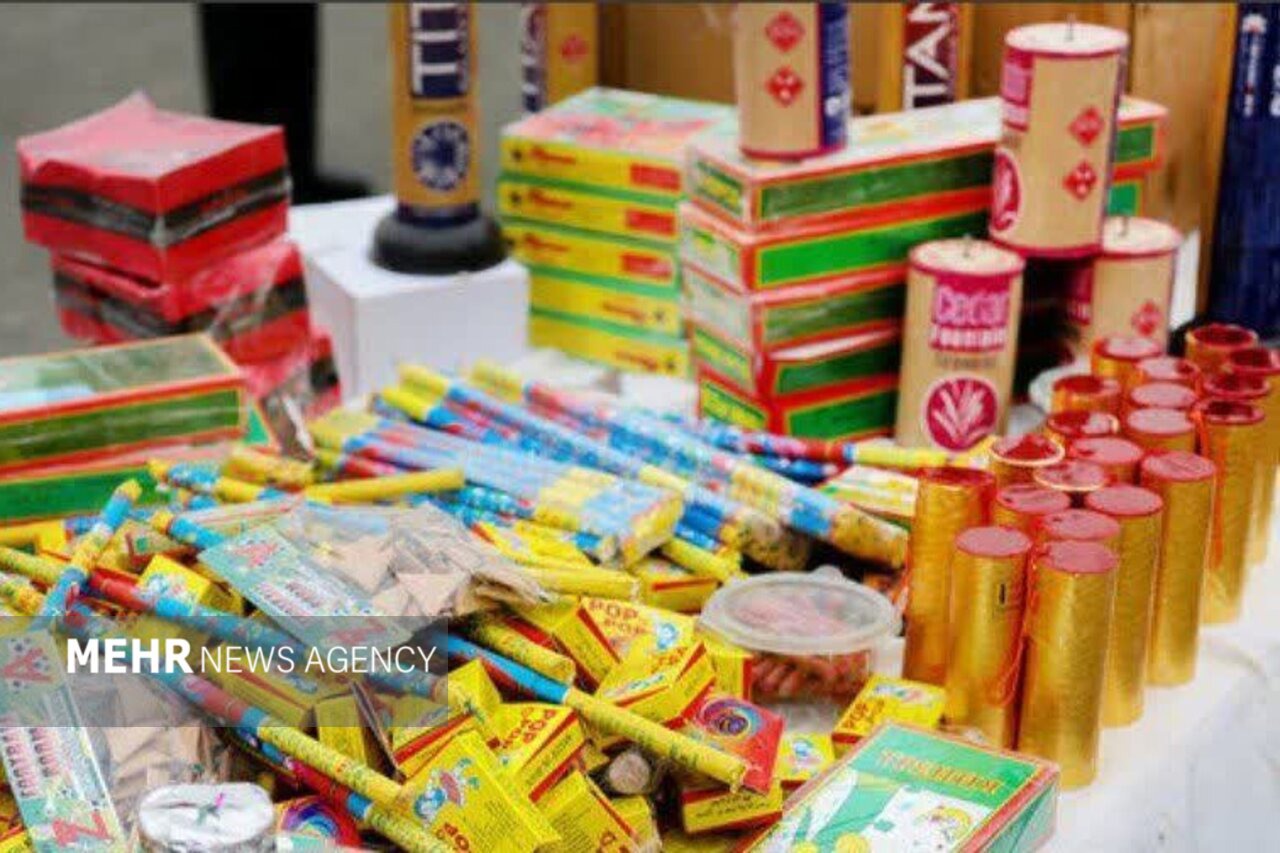 کشف ۴۸۰۰ عدد مواد محترقه خارجی در تبریز و دستگیری دو نفر