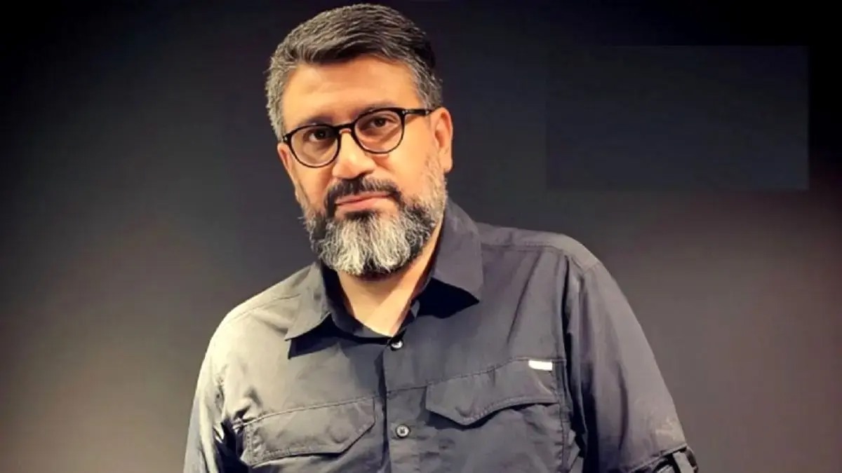 انتقاد رضا رشیدپور از اپوزیسیون خارج کشور و دفاع از وریا غفوری و علی دایی/ زندگی شما خرج دارد زندگی داخلی‌ها نه؟!/ حتی راهپیمایی هایتان هم آخر هفته (یکشنبه) هاست/ خودتان در خانه نشسته‌اید و شمع روشن کرده‌اید و جوشن کبیر می‌خوانید؟!/ ویدئو