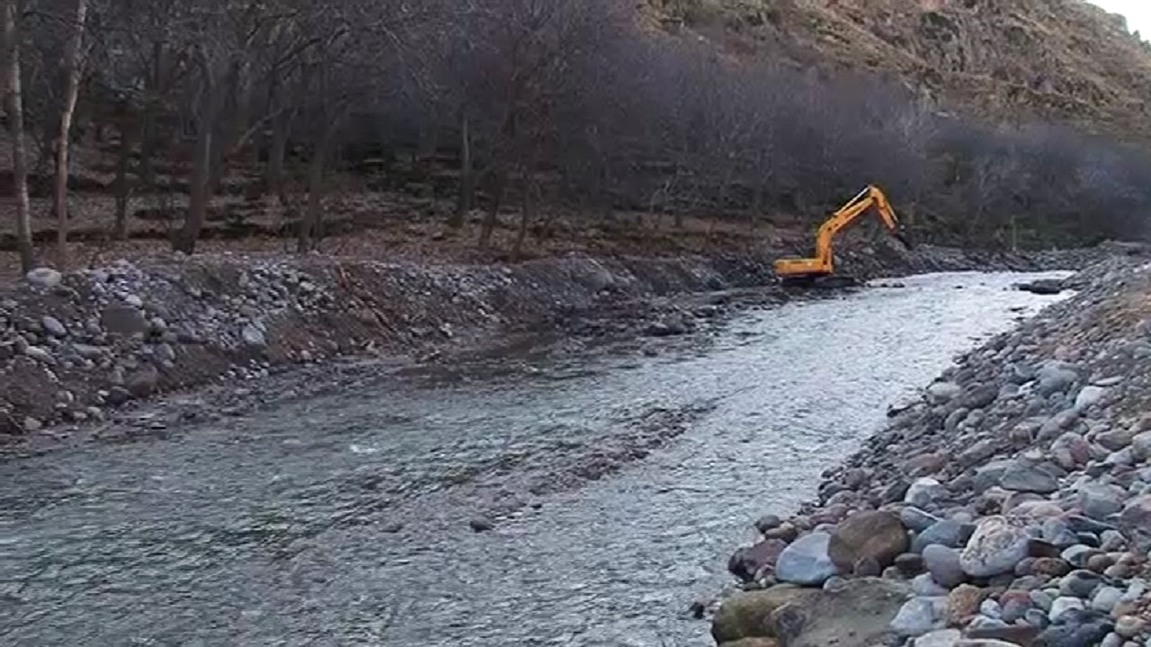 اجرای اقدامات فنی و پیشگیرانه در رودخانه‌ها و سواحل آذربایجان شرقی