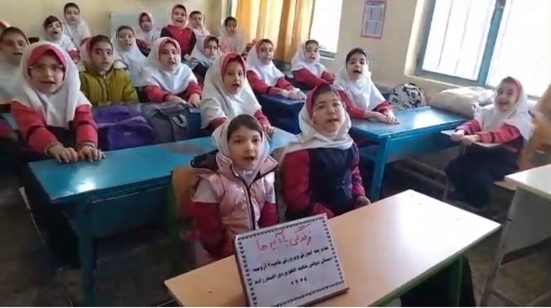 پویش «زندگی با آیه ها» در مدرسه دخترانه شهید اصغرزاده ارومیه