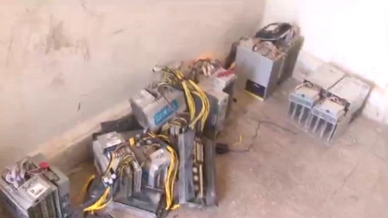 کشف ۱۱ دستگاه ماینر قاچاق در مراغه