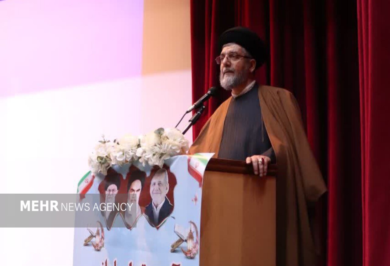 امام جمعه میانه: اقتدار کشور مرهون تلاش نخبگان علمی است