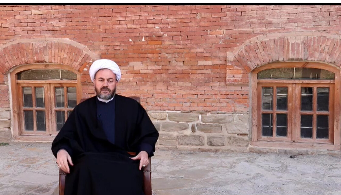 تفسیر آیه ۳۱ سوره مبارکه اعراف به زبان «آذری»