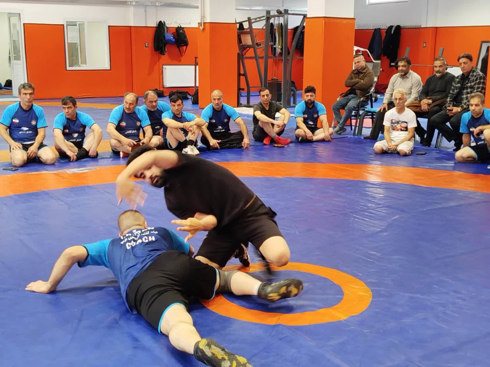 برگزاری کارگاه دانش‌افزایی مربیان کشتی آزاد جنوب استان در میاندوآب