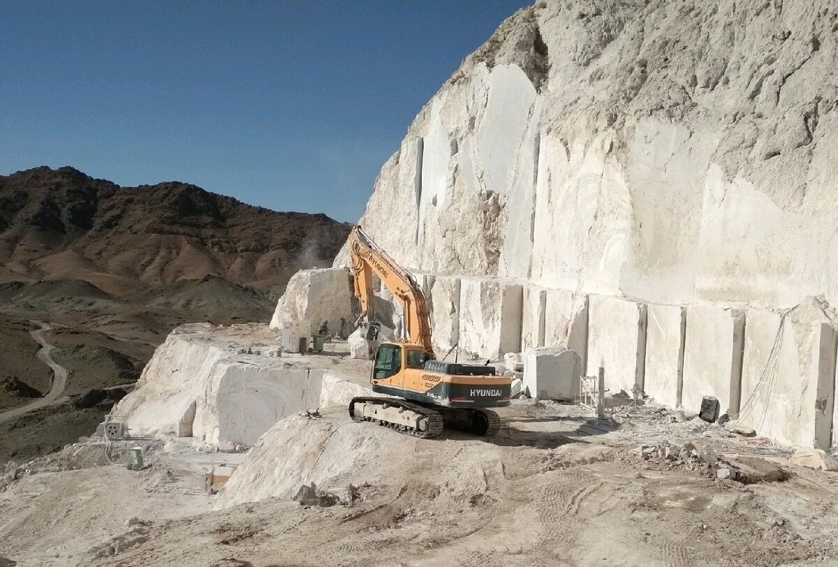 پیام آذری