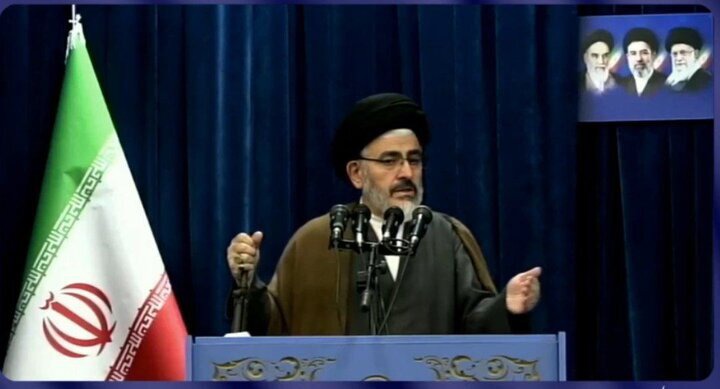 امام جمعه ارومیه: بازخوانی مکتب امام خمینی (ره) ضرورت امروز جامعه است