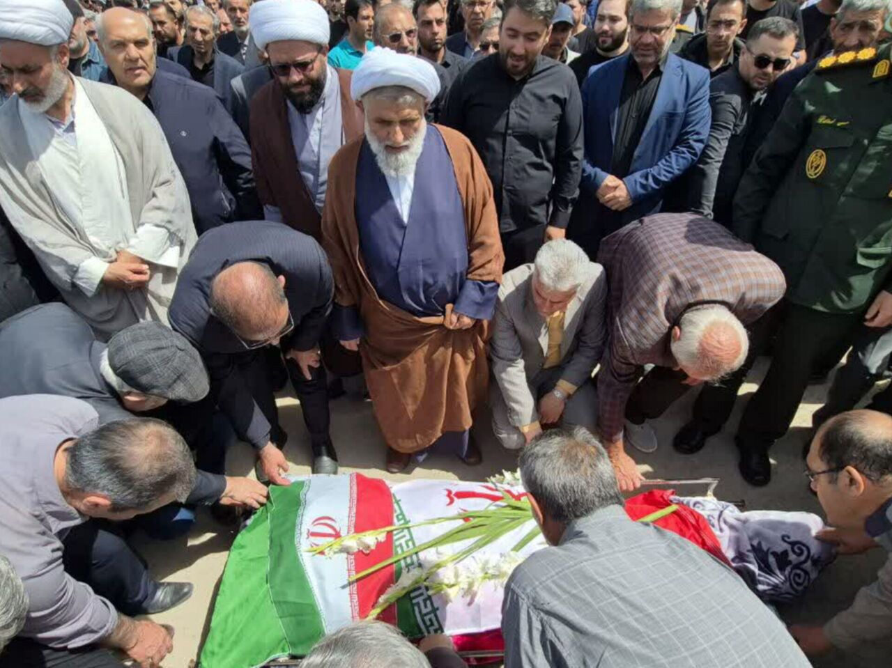 تشییع پیکر شهید محمدرضا علی‌اکبری در شهرستان کوثر