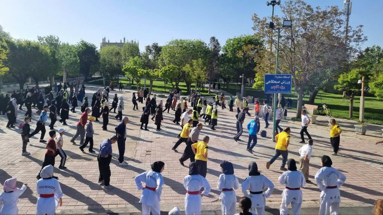 همایش بزرگ ورزش صبحگاهی در تکاب