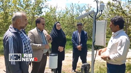 نصب دستگاه دیتالاگر در باغهای آتش بیگ هشترود
