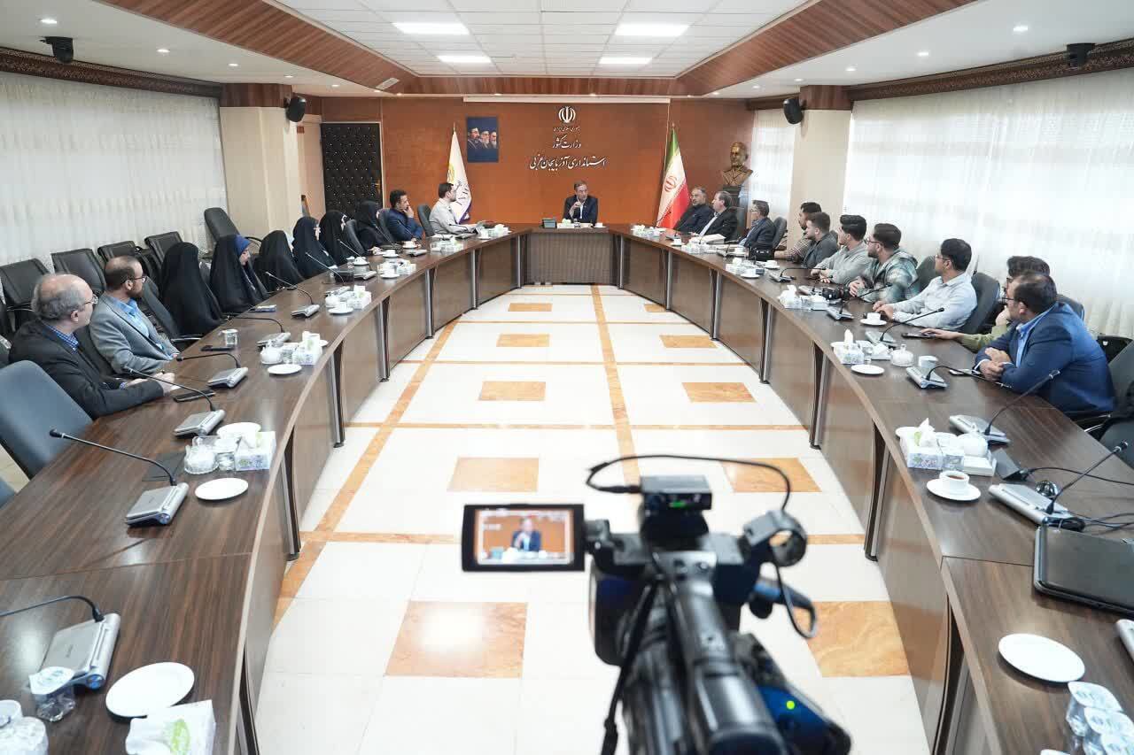 دیدار جمعی از مستندسازان حوزه هنری استان با استاندار آذربایجان‌غربی