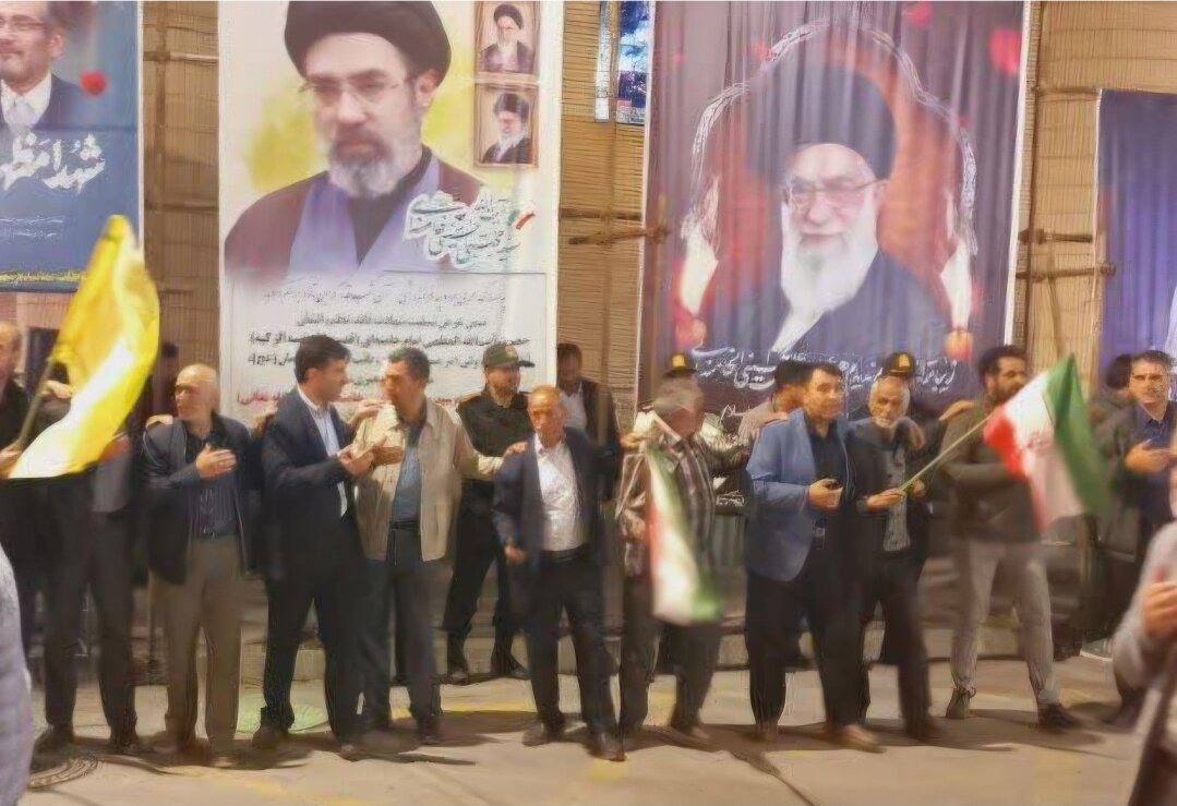 فریاد «هَیْهَاتَ مِنَّا الذِّلَّه» در اجتماع شبانه هریسی‌ها