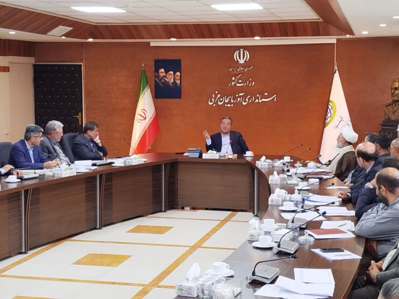 استاندار آذربایجان غربی: اقلام اساسی خانوارهای آسیب دیده از جنگ در سریعتر زمان آماده شود