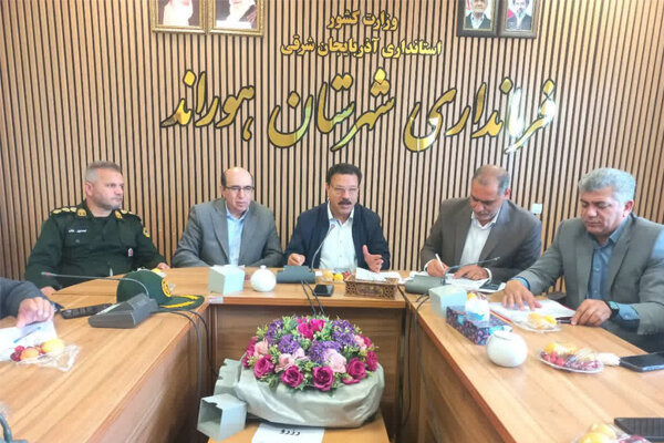 روند اجرای پروژه‌های عمرانی در شهرستان هوراند بررسی شد