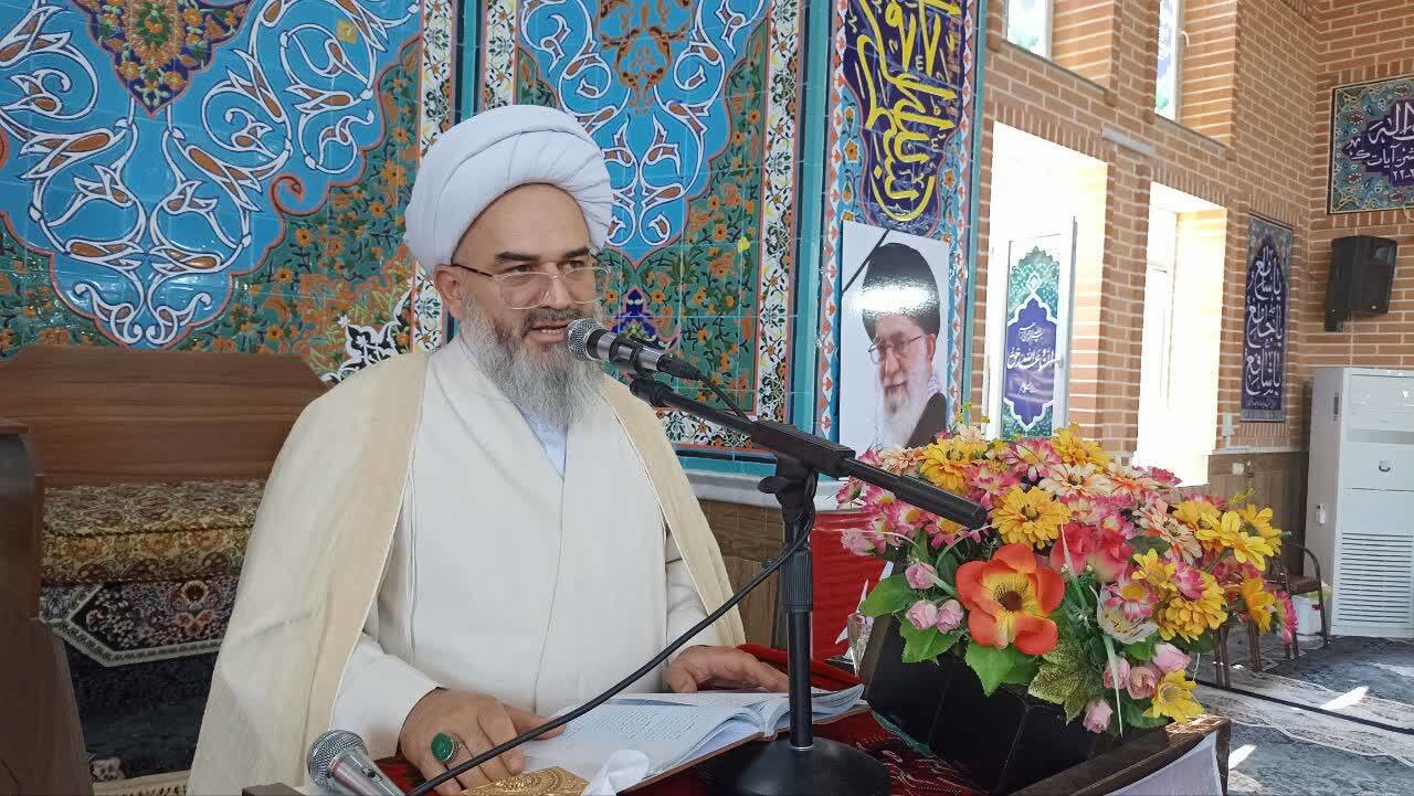 تاکید امام جمعه نقده بر هوشیاری مسئولان در برابر توطئه های دشمنان