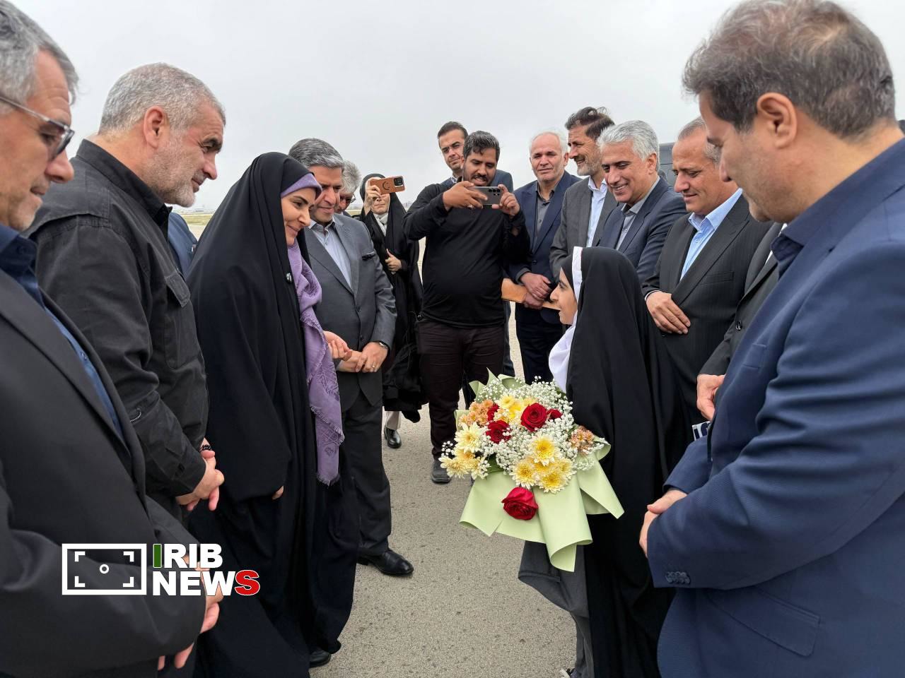 وزیر راه و شهرسازی وارد فرودگاه اردبیل شد