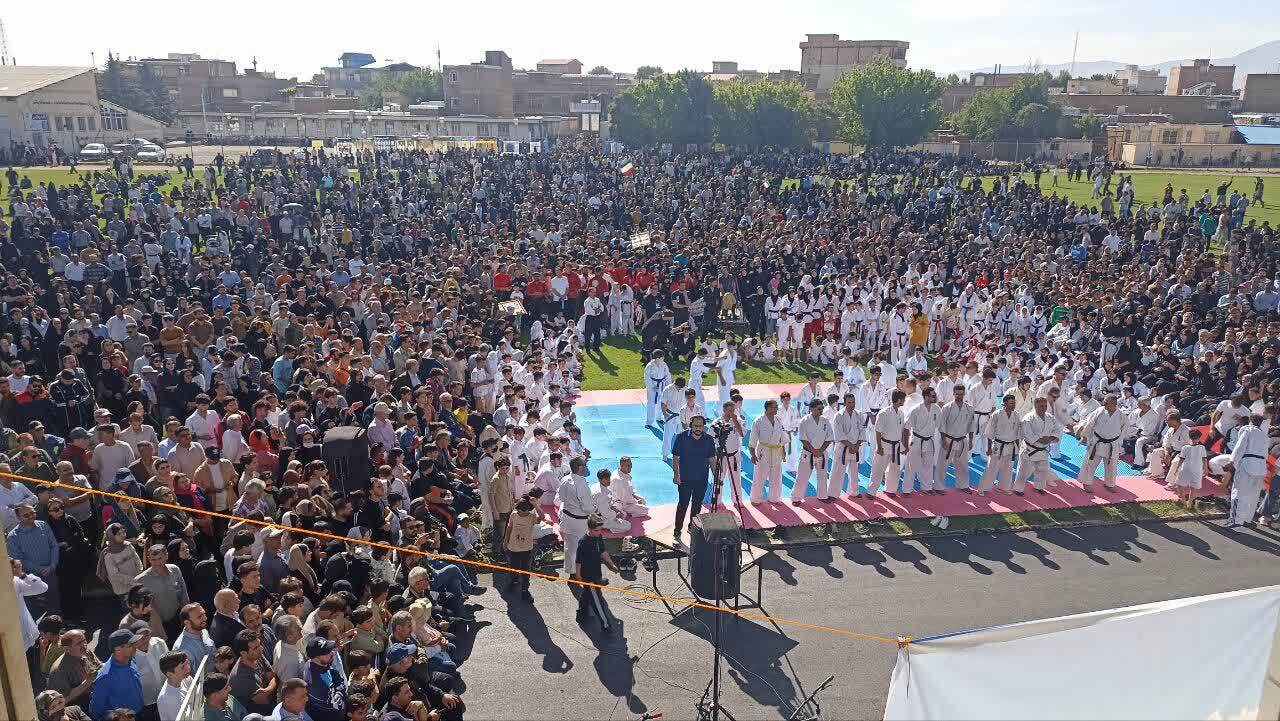 همایش بزرگ پیاده روی انسجام در نقده