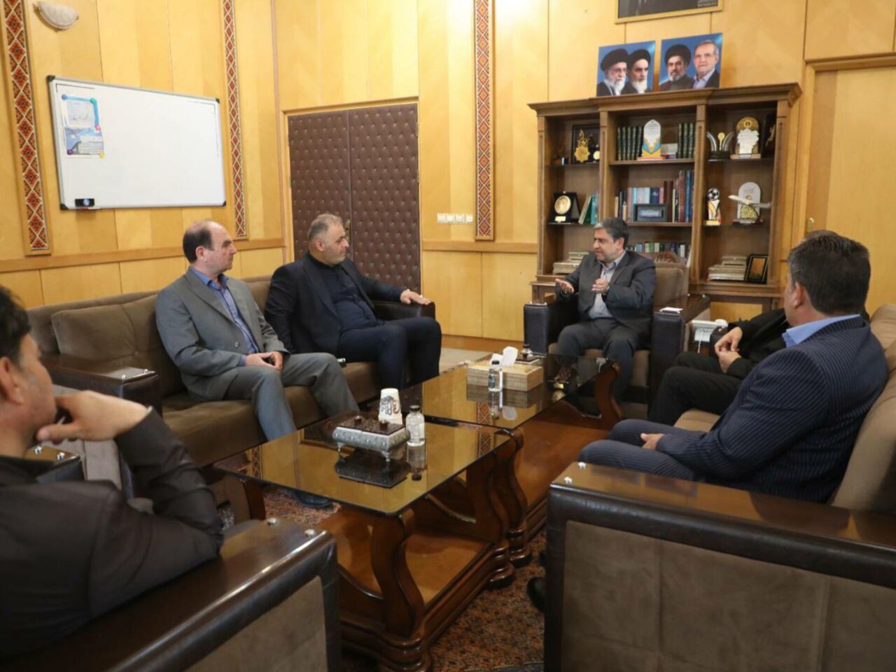 استاندار اردبیل خواستار حضور استان در لیگ وزنه‌برداری کشور شد