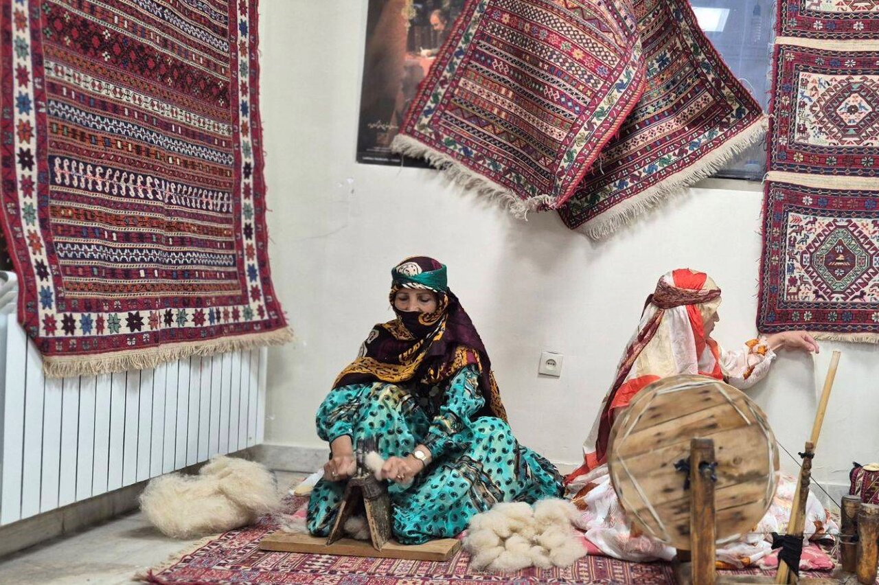 افتتاح خانه ورنی در اصلاندوز همزمان با هفته صنایع دستی