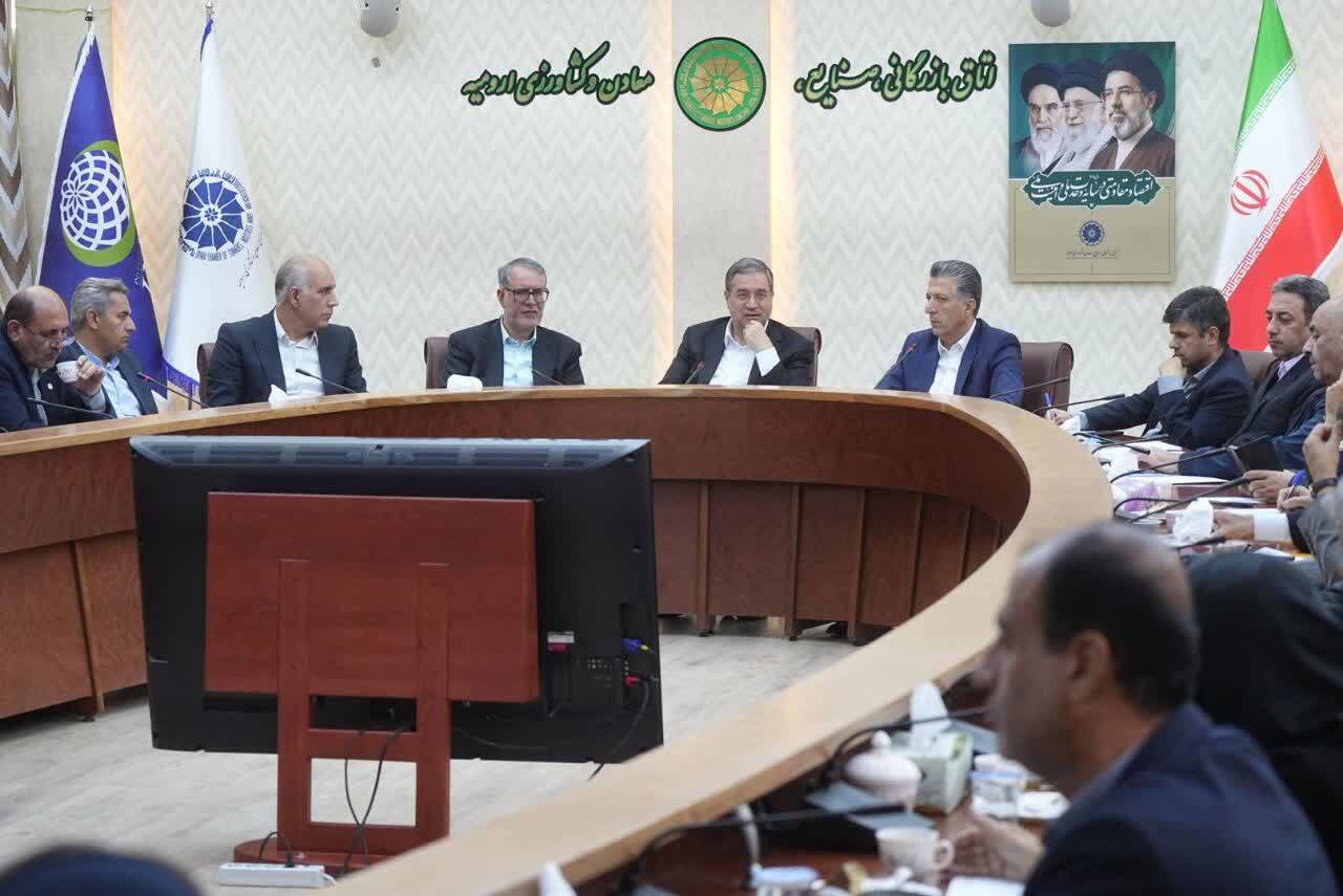 بررسی روند هم‌افزایی میان دولت و فعالان اقتصادی آذربایجان غربی