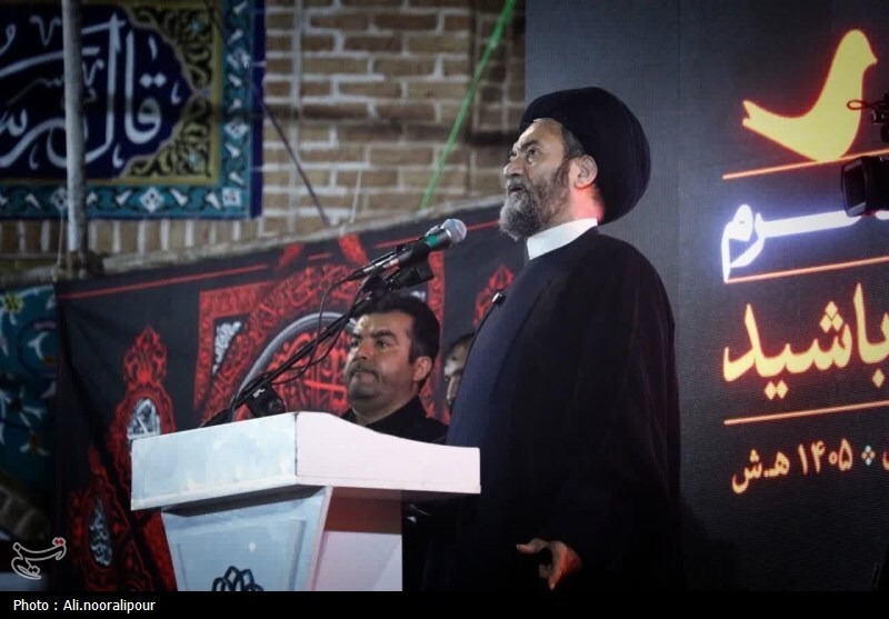 عزت ملت ایران محصول ادبیات سیدالشهدا (ع) است
