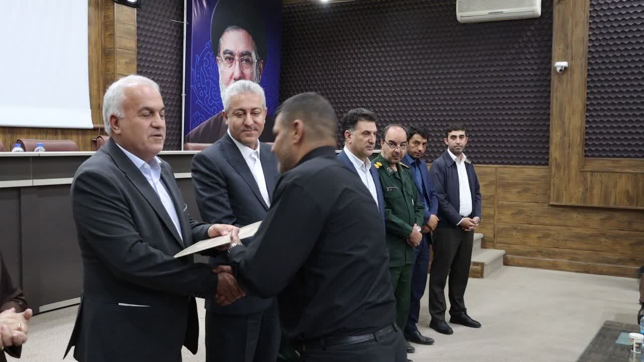 پیام آذری