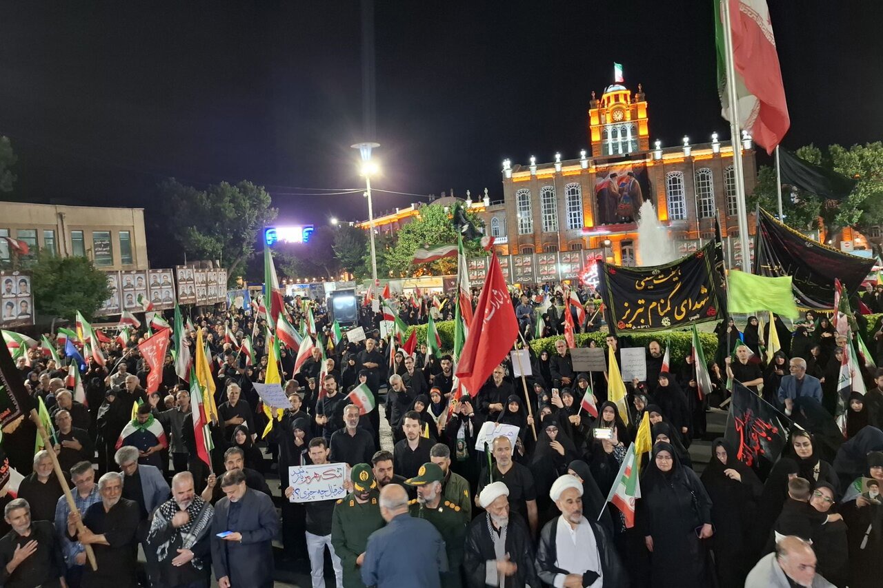 فریاد «یا اباصالح مددی مولا» در اجتماع شبانه تبریزی‌ها