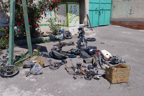 دستگیری ۲ نفرسارق موتورسیکلت و ۲نفر مالخر در تسوج