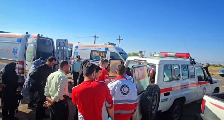 انحراف از جاده اتوبوس در محور تسوج _ سلماس ۲۹ مصدوم داشت