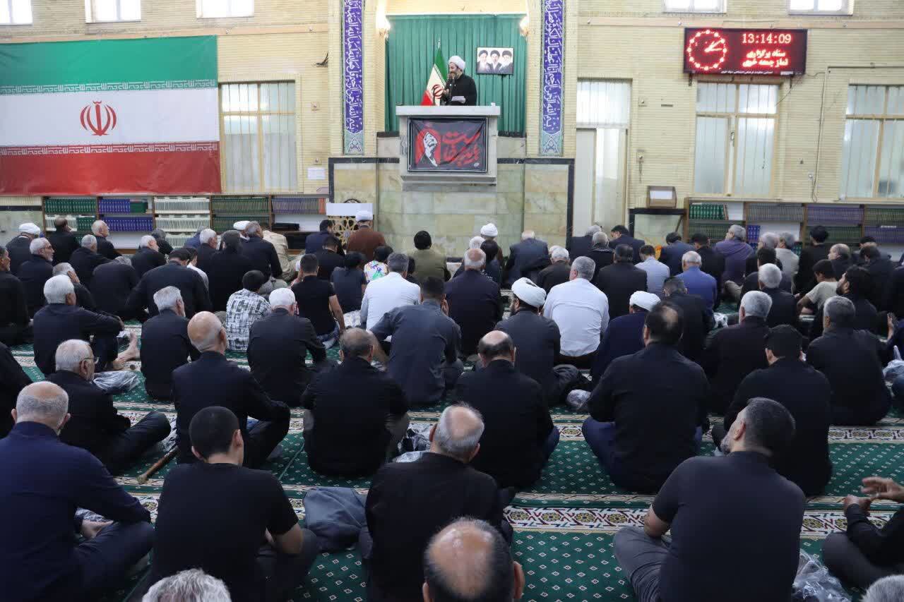 امام جمعه خوی: پیشرفت‌های علمی، صنعتی و دفاعی ایران را میراث ماندگار رهبر شهیدهستیم