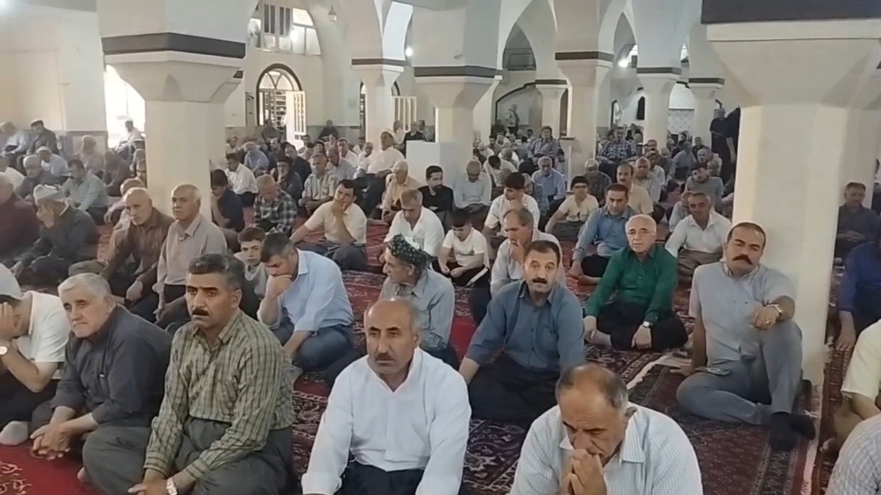 امام جمعه موقت اهل سنت ارومیه: رهبر شهید ما پرچمدار جبهه حق و مقاومت بود